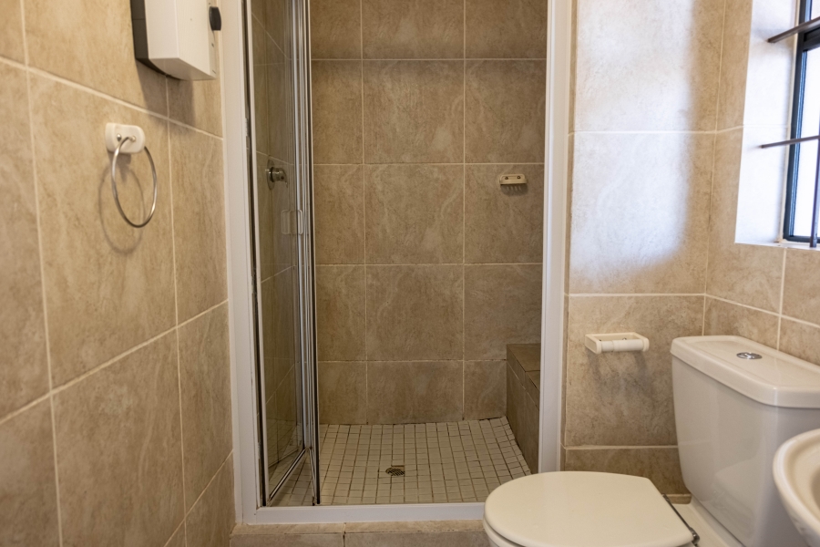 To Let 1 Bedroom Property for Rent in Muizenberg Western Cape